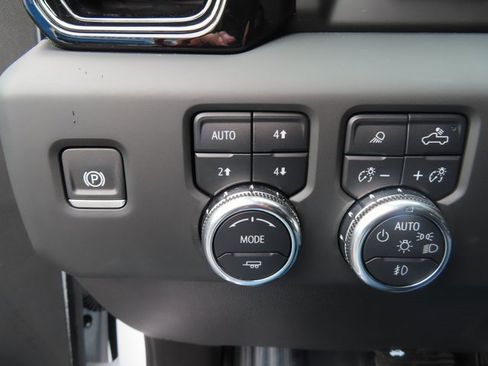 Used 2024 GMC Sierra 1500 AT4X image 37