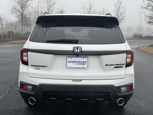 Certified 2024 Honda Passport Black Edition image 8