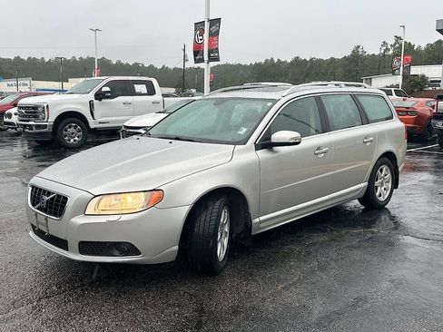 Used 2008 Volvo V70 image 2