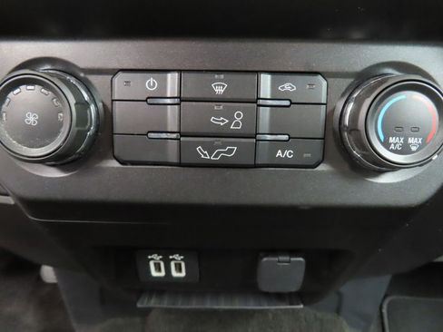 Used 2020 Ford F150 XLT image 53