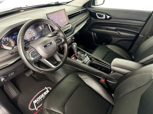 Used 2022 Jeep Compass Trailhawk w/ Trailhawk Convenience Group AWD/4WD image 5