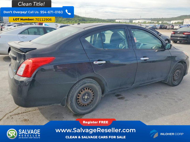 Used 2015 Nissan Versa SV FWD image 4
