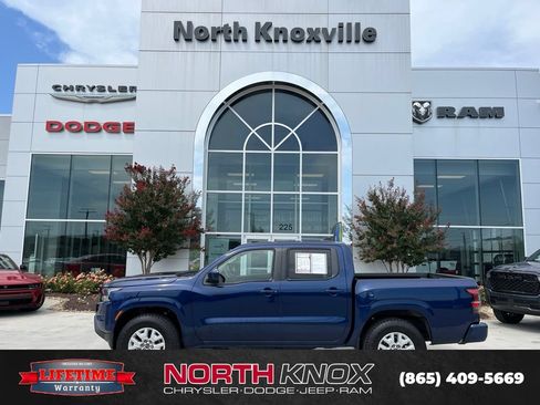 Used 2023 Nissan Frontier SV AWD/4WD image 2