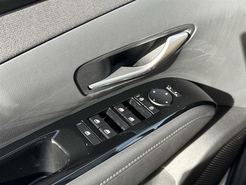 Used 2025 Hyundai Tucson Limited image 13