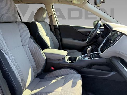 Used 2024 Subaru Outback Premium AWD/4WD image 9