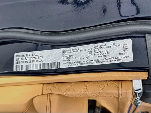 Used 2023 Jeep Grand Cherokee Summit AWD/4WD image 21