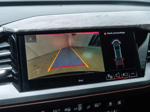 Used 2024 Audi Q4 e-tron Premium Plus w/ Premium Plus image 17