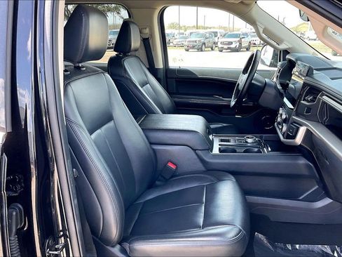 Used 2024 Ford Expedition XLT RWD image 30