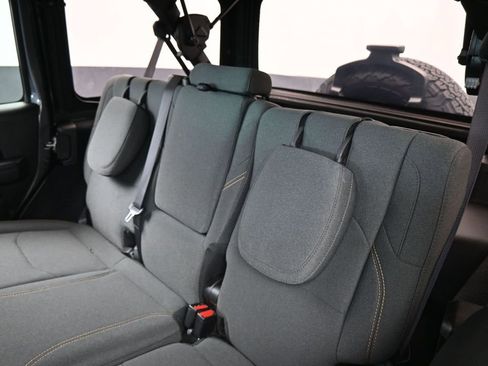 Used 2024 Jeep Wrangler Unlimited AWD/4WD image 37