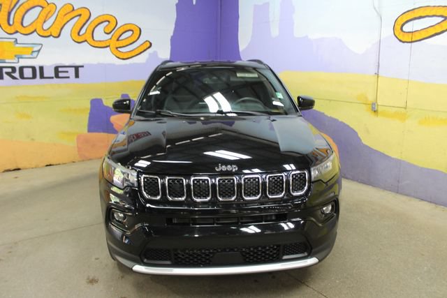 Used 2023 Jeep Compass Limited AWD/4WD image 3