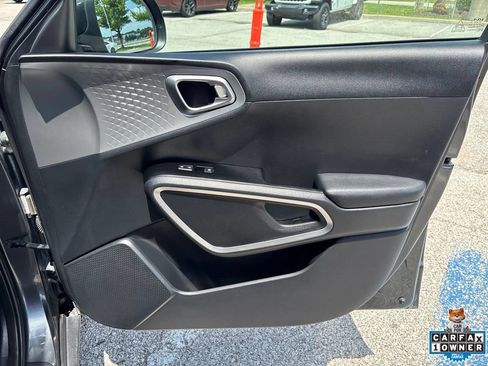 Used 2024 Kia Soul LX w/ Option Group 015 FWD image 46