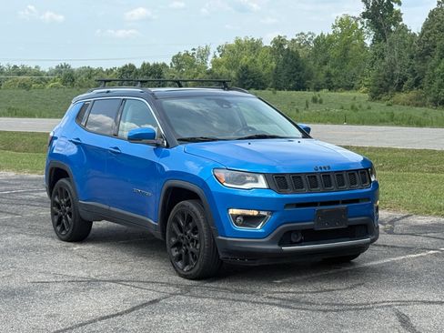 Used 2017 Jeep Compass Limited AWD/4WD image 1