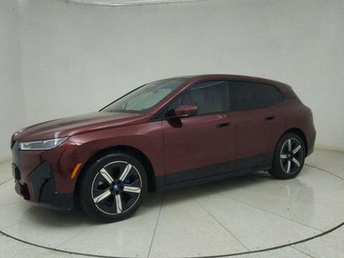 Used 2023 BMW iX xDrive50 w/ Premium Package image 71