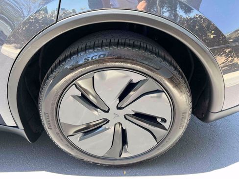 Used 2026 Tesla Model Y Long Range AWD/4WD image 86