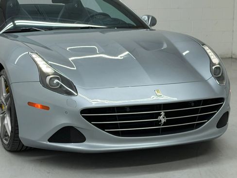 Used 2015 Ferrari California T RWD image 50