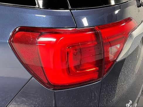 Used 2018 GMC Acadia SLT FWD image 23