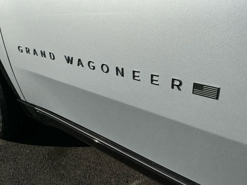 New 2026 Jeep Grand Wagoneer Limited w/ Premium Group II AWD/4WD image 17