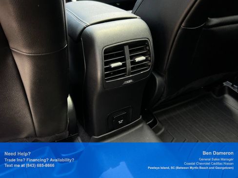 Used 2020 Ford Escape Titanium FWD image 19