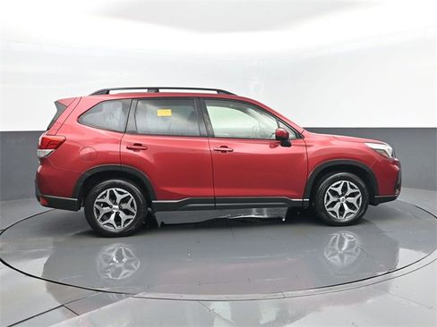 Used 2021 Subaru Forester Premium w/ Popular Package #1 image 4