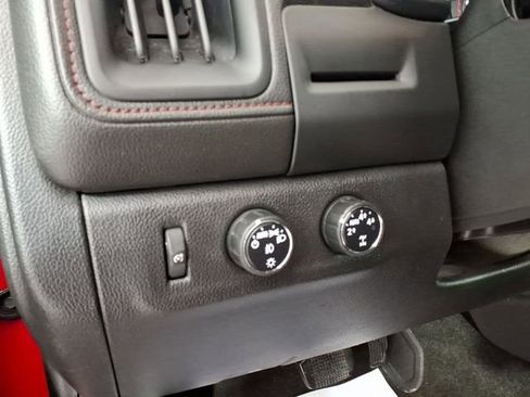 Used 2015 GMC Canyon SLE w/ All-Terrain Package AWD/4WD image 13