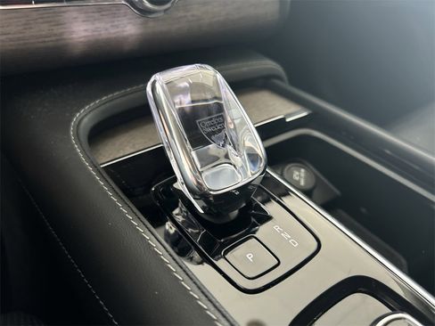 Used 2023 Volvo XC90 B6 Ultimate w/ Protection Package Premier image 28