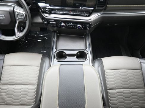 Used 2025 Chevrolet Silverado 2500 ZR2 w/ Technology Package image 27