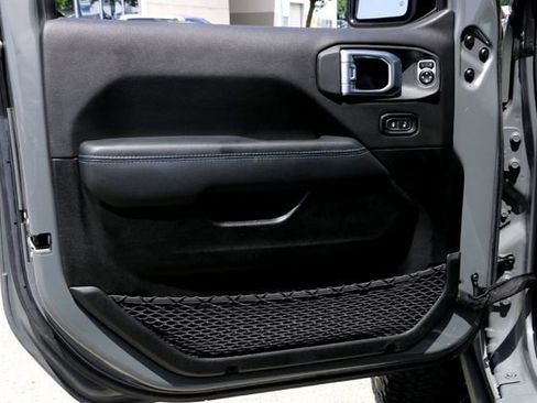 Used 2023 Jeep Wrangler Unlimited Rubicon 4xe w/ Cold Weather Group AWD/4WD image 21