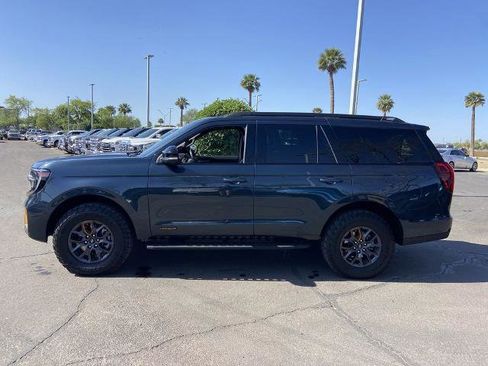 Used 2025 Ford Expedition Tremor image 4