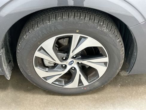 Used 2025 Subaru Legacy Premium AWD/4WD image 5