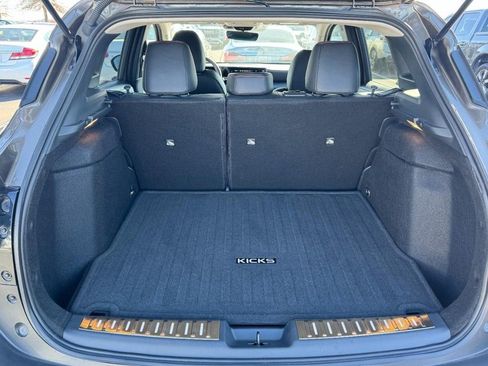 Used 2025 Nissan Kicks SR w/ Illumination Package image 6