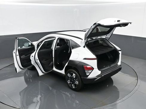 Used 2025 Hyundai Kona SEL image 25