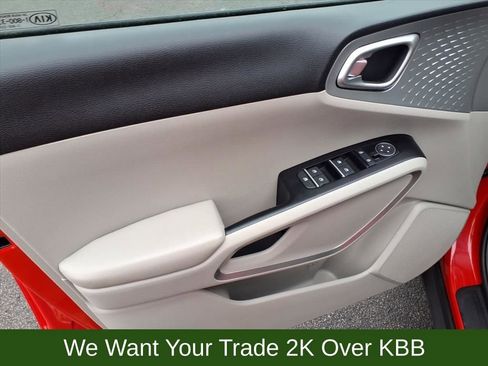 Used 2020 Kia Soul LX image 10