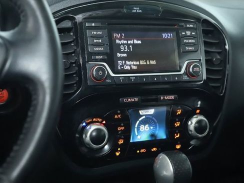 Used 2017 Nissan Juke SV image 38