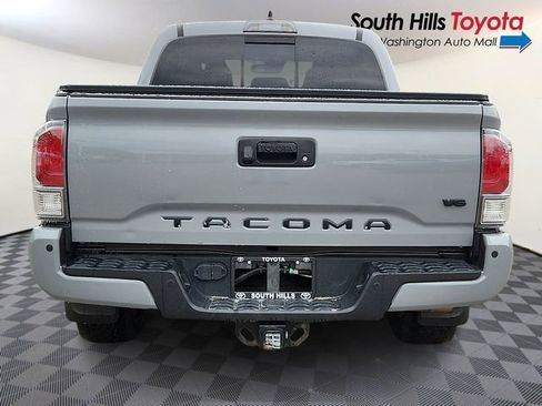 Used 2020 Toyota Tacoma TRD Sport w/ TRD Premium Sport Package AWD/4WD image 5