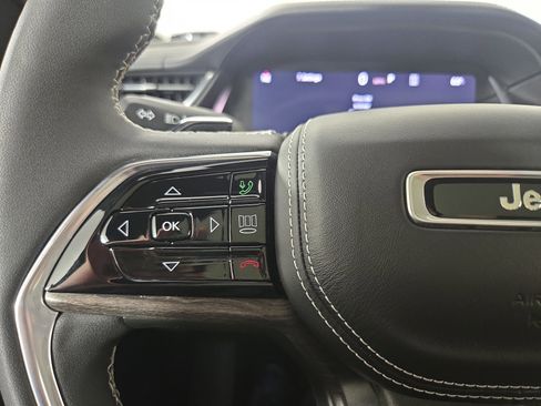 Used 2023 Jeep Grand Cherokee L Overland AWD/4WD image 16