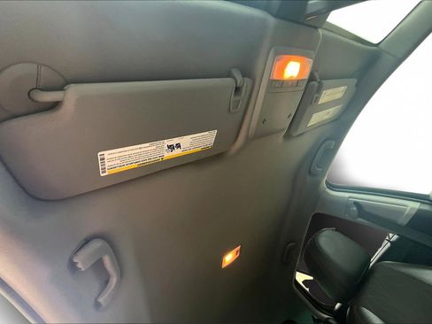 Used 2019 Chevrolet Trax LT w/ LT Convenience Package image 28