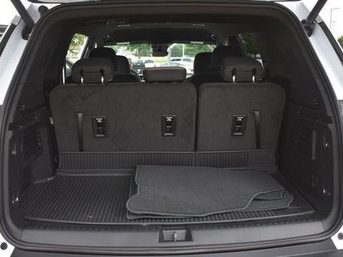 New 2026 Chevrolet Traverse LT w/ Midnight/Sport Edition FWD image 18