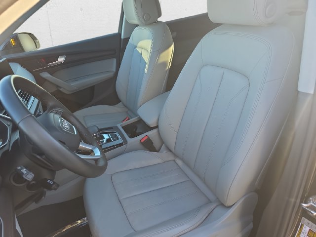 Used 2023 Audi Q5 2.0T Premium w/ Convenience Package AWD/4WD image 15