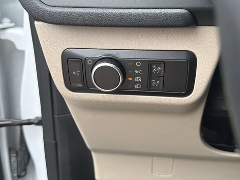 Used 2022 Ford Escape SE w/ Convenience Package FWD image 6