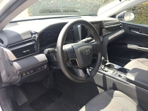 Used 2025 Toyota Camry LE FWD image 15