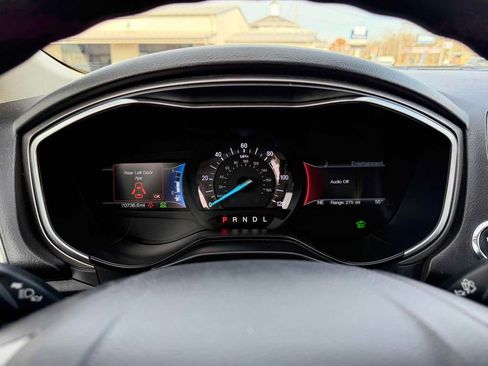 Used 2019 Ford Fusion SE image 24