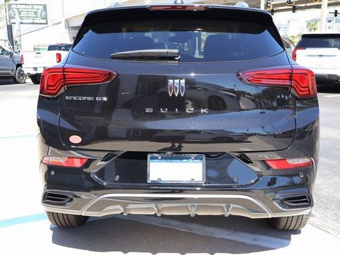 Used 2025 Buick Encore GX Sport Touring w/ Advanced Technology Package image 5