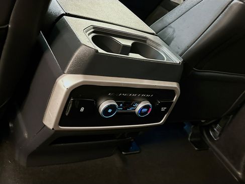 Used 2024 Ford Expedition Max XLT image 28