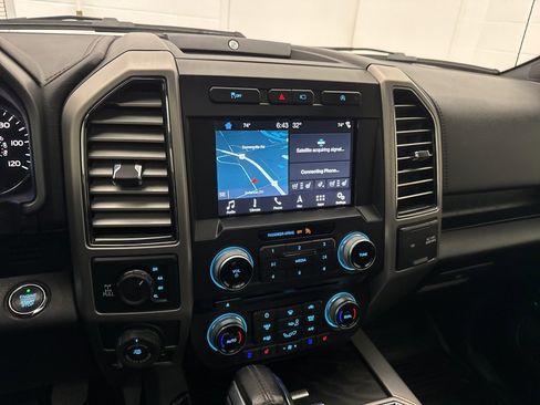 Used 2018 Ford F150 Platinum w/ Equipment Group 701A Luxury image 21