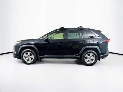Used 2025 Toyota RAV4 XLE image 4