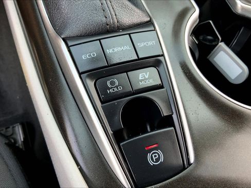 Used 2024 Toyota Camry LE image 33