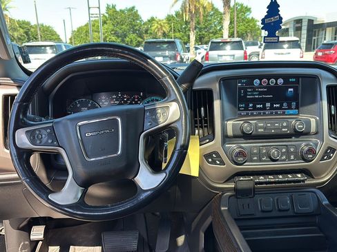 Used 2019 GMC Sierra 2500 Denali w/ Duramax Plus Package AWD/4WD image 17