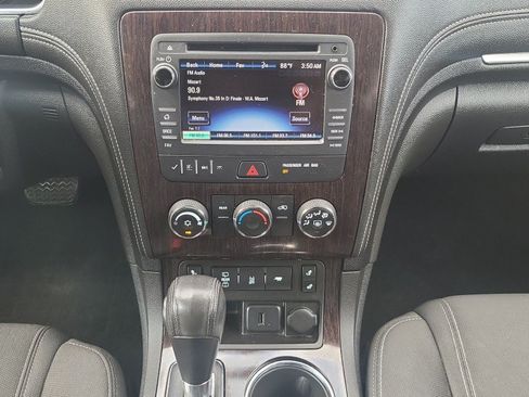 Used 2017 Chevrolet Traverse LT w/ Style and Technology Package AWD/4WD image 31