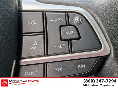 Certified 2024 Toyota Highlander XLE image 20