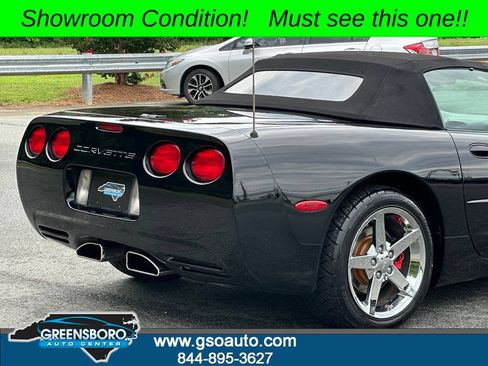 Used 2001 Chevrolet Corvette Convertible w/ Preferred Equipment Group1 RWD image 36